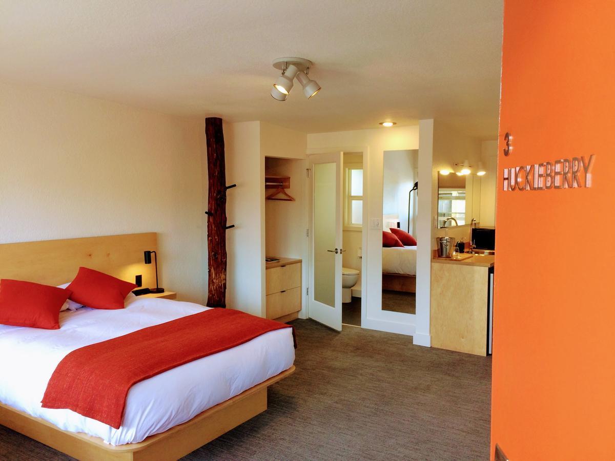 Heliotrope Motel